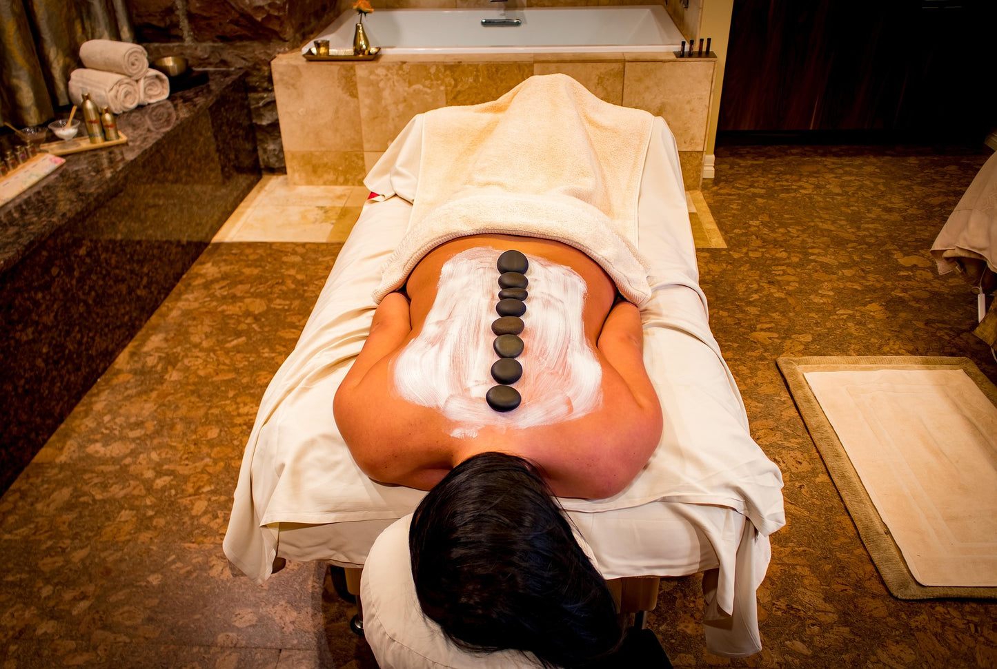 Spécial Détox Dos ( 30 Min ) Cupping massage aux pierres chaudes et gommage